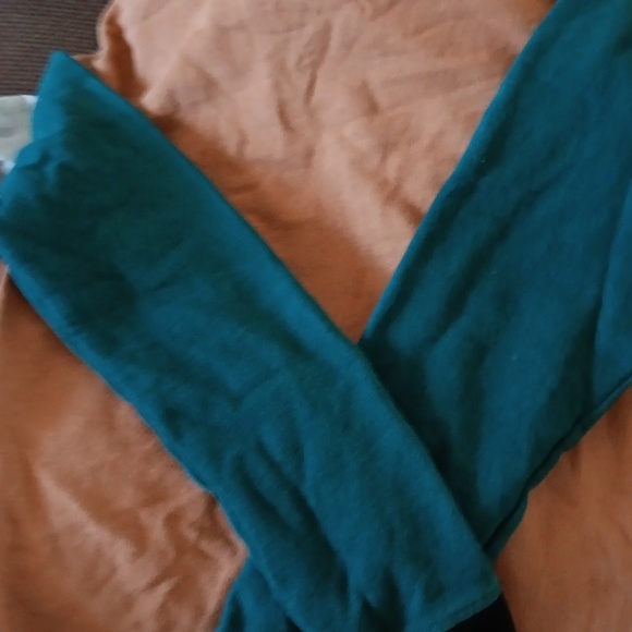 American Eagle Men's Pull over Hoodie - Picture 4 of 4